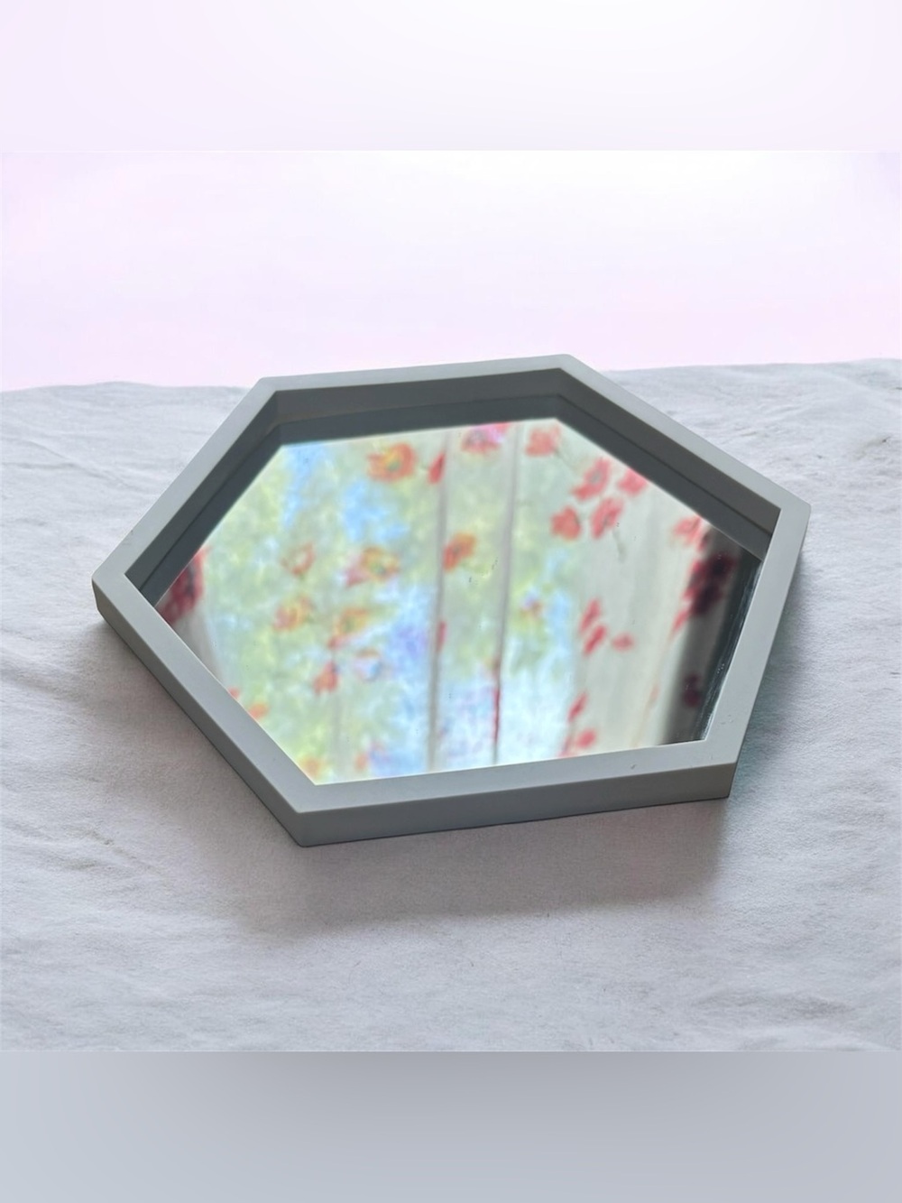 Modern Hexagonal Mirror Vanity Tray – Sleek Matte White